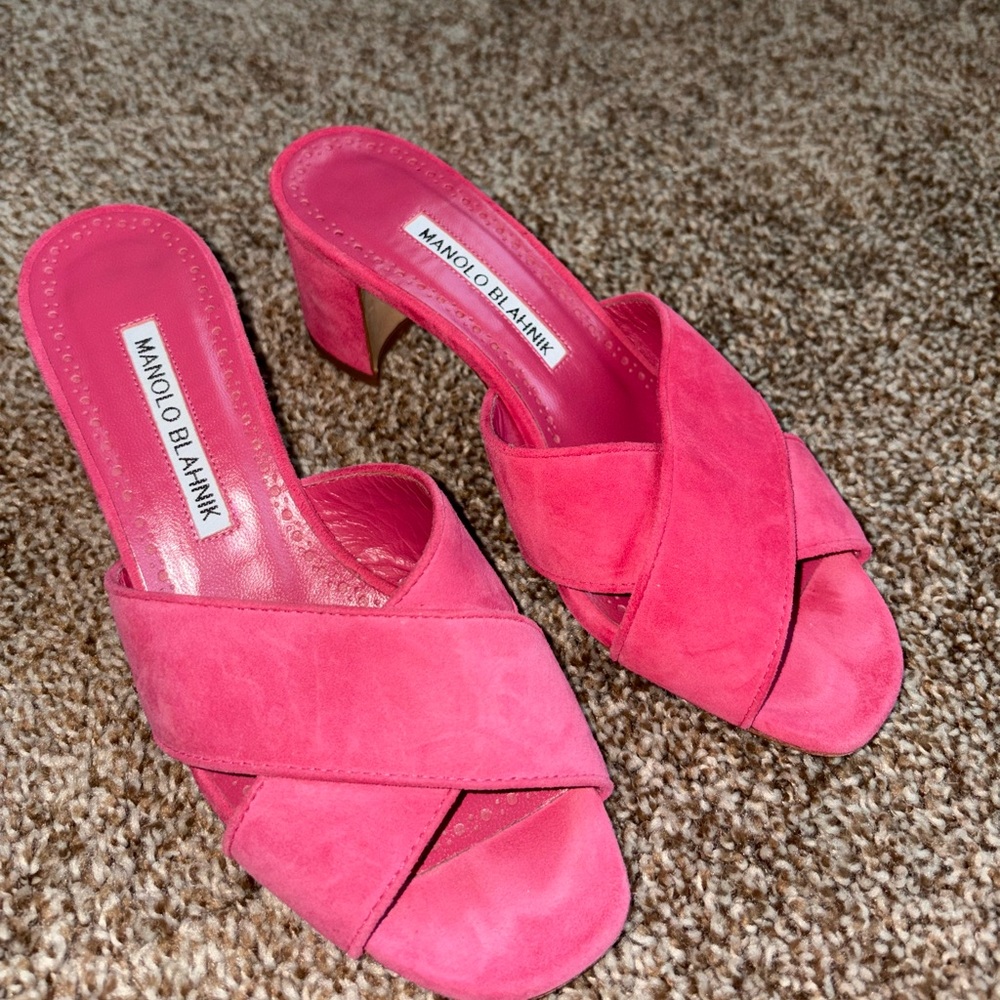 Manolo Blahnik Pink Suede heels